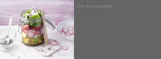 Rezeptbild für "Quinoa-Spinat-Salat mit Ziegenkäse"