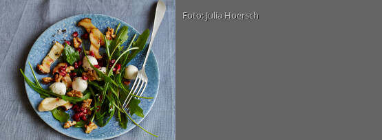 Rezeptbild für "Rucolasalat mit Kräuterseitlingen, Mozzarella, Walnuss und Granatapfel"