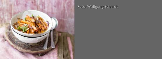 Rezeptbild für "Scharfe Möhren mit Datteln"