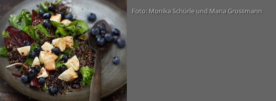 Rezeptbild für "Quinoa-Heidelbeer-Salat mit Cassis-Vinaigrette"