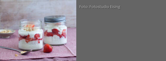Rezeptbild für "Erdbeerquark mit Mandeln"