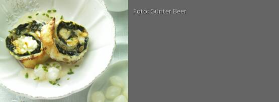 Rezeptbild für "Spinat-Blätterteig-Schnecken mit Senf-Rahmsauce"