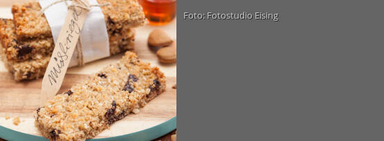 Rezeptbild für "Schoko-Müsliriegel mit Mandeln"