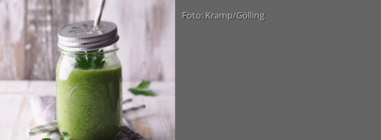 Rezeptbild für "Smoothie mit grünen Blättern, Avocado und Weizengras"