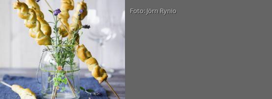 Rezeptbild für "Brotzöpfchen mit Lavendel"