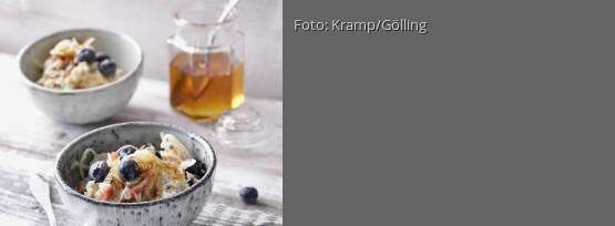 Rezeptbild für "Porridge mit Apfel und Heidelbeeren"
