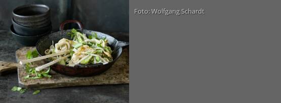 Rezeptbild für "Bratnudeln mit Spargel und Ei"