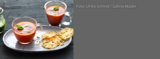 Rezeptbild für "Tomatensuppe mit Parmesan-Chips"