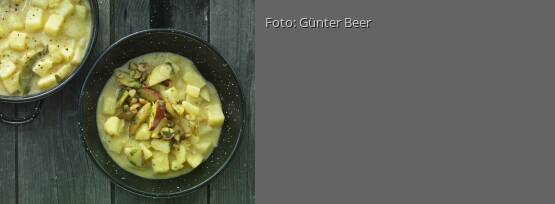 Rezeptbild für "Fondue-Kartoffeln mit Nuss-Bratäpfeln"