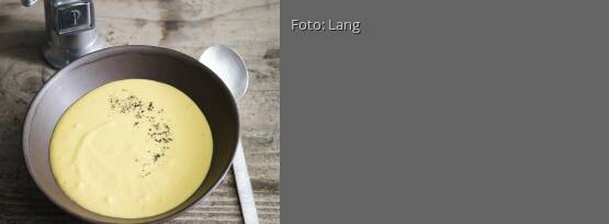 Rezeptbild für "Fruchtige Kokossuppe mit Curry und Banane"