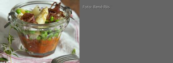 Rezeptbild für "Spargel-Erbsen-Salat auf Möhrencreme"