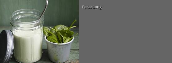 Rezeptbild für "Blumenkohlsuppe mit jungem Spinat"