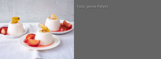 Rezeptbild für "Mandel-Pannacotta mit Pflaumen"
