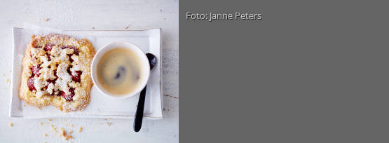 Rezeptbild für "Himbeer-Crumble-Schnitten mit Nüssen"