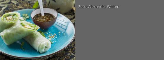 Rezeptbild für "Reispapierrollen mit Tofu und Kräutern"