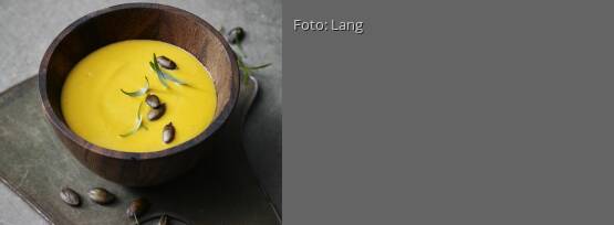 Rezeptbild für "Kürbissuppe mit Estragon und Kürbiskernen"