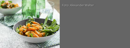 Rezeptbild für "Scharfe Möhren auf Spinat"