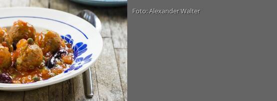 Rezeptbild für "Tofubällchen in Tomatensauce"