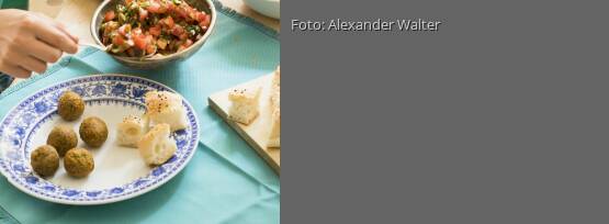 Rezeptbild für "Falafel mit Tomaten-Dattel-Salat"