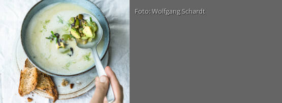 Rezeptbild für "Fenchelcremesuppe mit Weintraubensalsa"