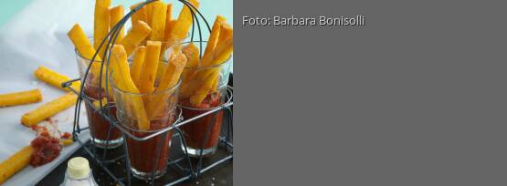 Rezeptbild für "Polenta-Pommes mit Tomatensauce"