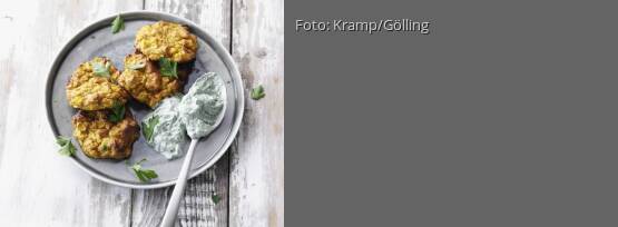 Rezeptbild für "Süßkartoffel-Latkes vom Blech mit Spinatdip"