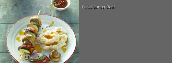 Rezeptbild für "Gebratene Gemüsespieße mit Bohnencreme"