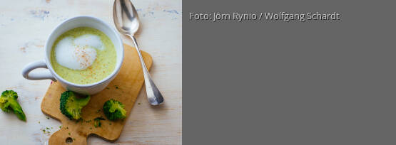 Rezeptbild für "Brokkolisuppe mit Cremeklecks"