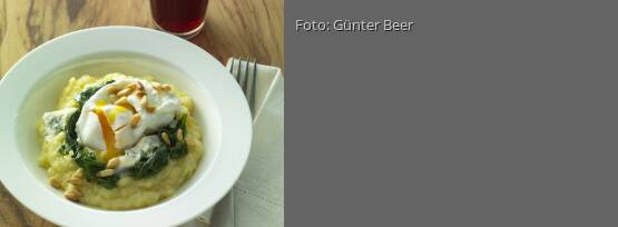 Rezeptbild für "Polenta mit Spinat und verlorenen Eiern"