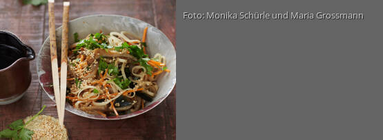 Rezeptbild für "Glasnudel-Algen-Salat mit Ingwer-Sesam-Dressing"
