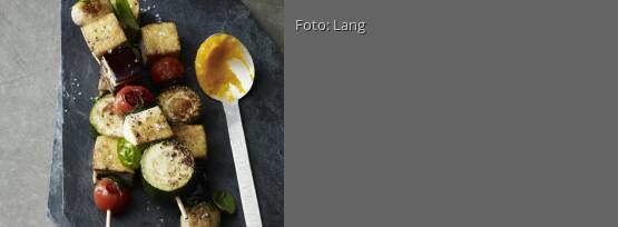 Rezeptbild für "Tofu-Gemüse-Spieße mit Möhren-Ingwer-Dip"
