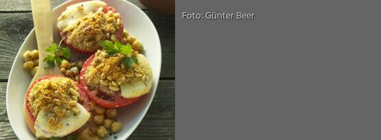 Rezeptbild für "Ofentomaten mit Pinienkernkruste"
