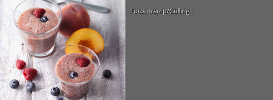 Rezeptbild für "Smoothie mit Beeren, Pfirsichen und Banane"