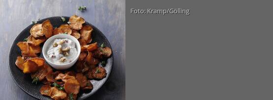 Rezeptbild für "Süßkartoffelchips mit geröstetem Walnuss-Dip"