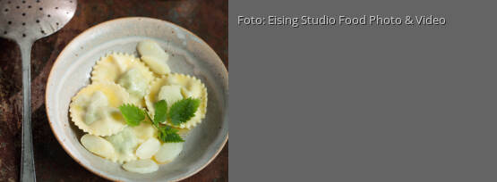 Rezeptbild für "Brennesselravioli mit Spargelbutter"