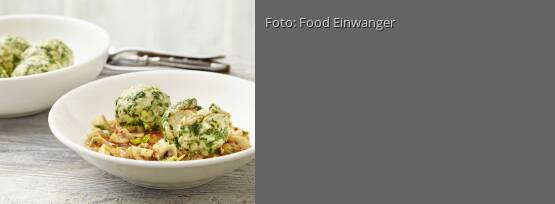 Rezeptbild für "Mangold-Brezen-Knödel mit Pilzragout"