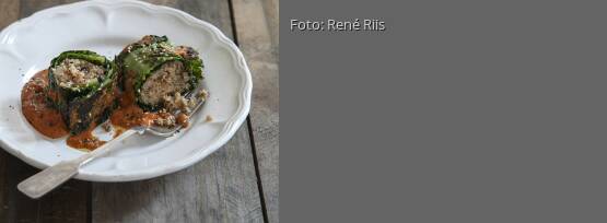 Rezeptbild für "Wirsingrolle mit Tomaten-Tahin-Sauce"