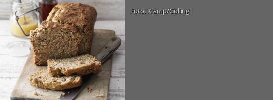 Rezeptbild für "Zucchini-Apfel-Brot mit Mandeln und Ahornsirup"