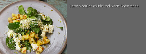 Rezeptbild für "Ananassalat mit Gorgonzola und Limetten-Honig-Dressing"