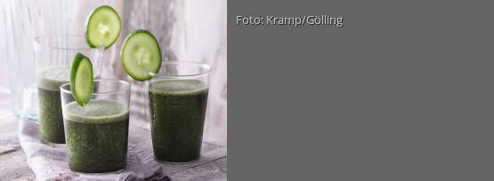 Rezeptbild für "Pikanter Smoothie mit Algen, Gurke und Flohsamen"