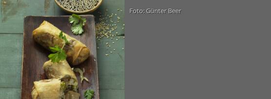 Rezeptbild für "Frühlingsrollen mit Spitzkohl-Pilz-Füllung"