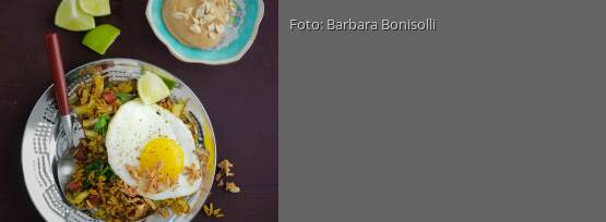 Rezeptbild für "Nasi Goreng mit Ei und Erdnusssauce"