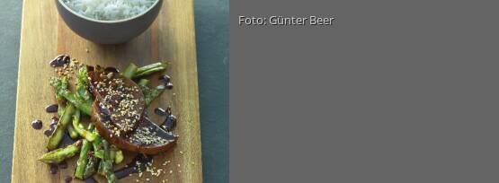 Rezeptbild für "Seitan Peking-Art mit Spargel"