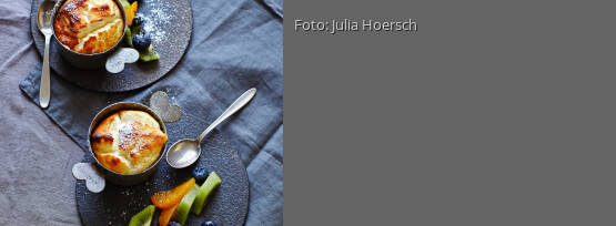 Rezeptbild für "Tonka-Quark-Soufflé mit Früchte-Deko"
