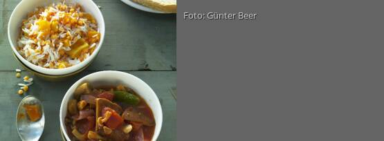 Rezeptbild für "Seitan-Gulasch mit Aprikosen-Linsen-Reis"