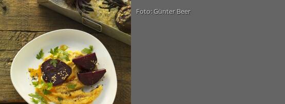 Rezeptbild für "Auf Salz gegarte Rote Bete mit Kichererbsencreme"
