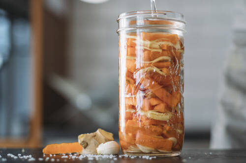 Selbst gemachte Ingwer Karotten (fermentiert)