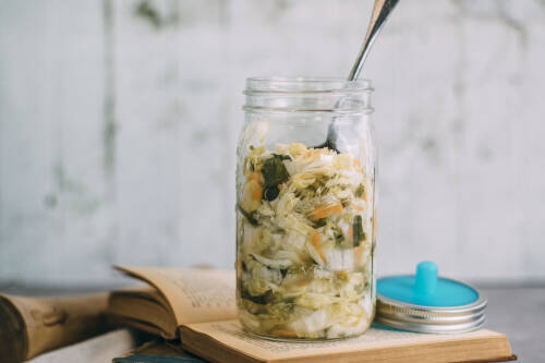 Selbst gemachtes Kimchi im Glas