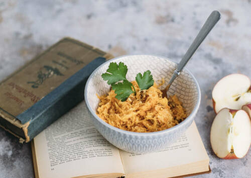 Eine Vitaminbombe von Salat - unser Apfel-Sellerie-Karotten-Salat.