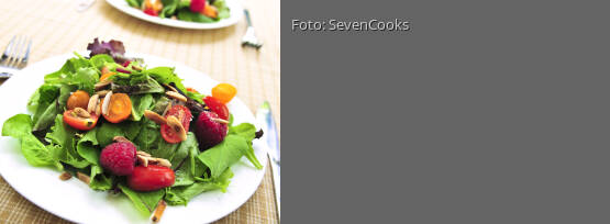 Rezeptbild für "Blattsalat mit Himbeerdressing – vegan"